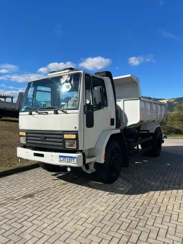 Ford Cargo 1215 Caçamba Toco