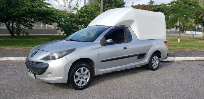 Peugeot Hoggar XR 1.4 Flex 8V 2P 2011