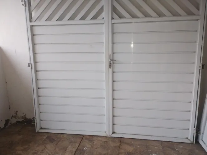 Vendo portão de alumínio 230.por 210