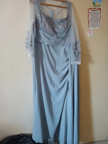 Vende vestido cinza
