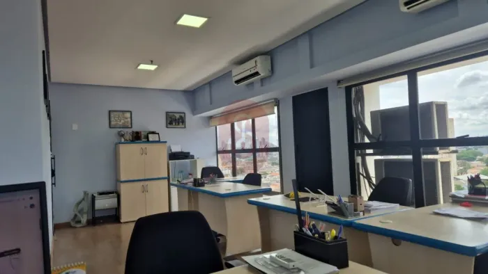 Sala comercial à venda com 34 metros na Vila Carrão.