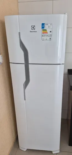 Geladeira Electrolux 260 litros