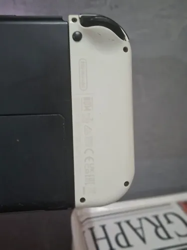 Nintendo Switch OLED Branco 64GB + Cartão de Memória Kingston 256GB +Película na caixa