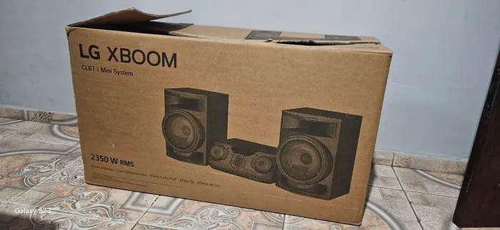 Som LG bombox Bluetooth 2.350W de potência, muito novo na caixa, poucos dias de uso