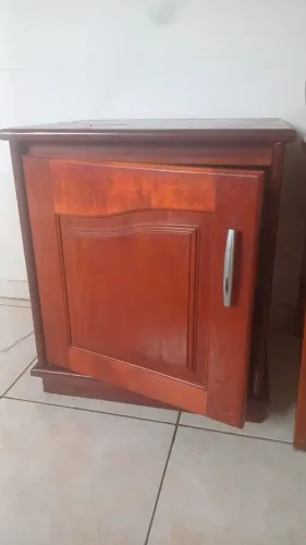 Criado mudo madeira Mogno