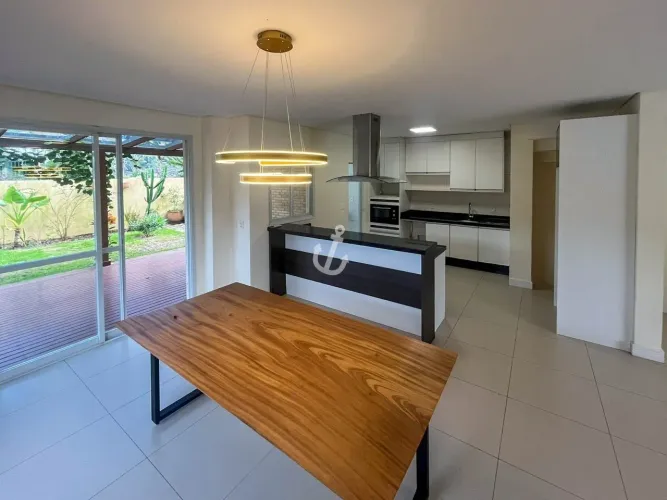 Casa em condomínio no Samaqui