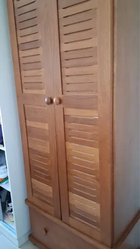 Guarda roupa madeira maciça 