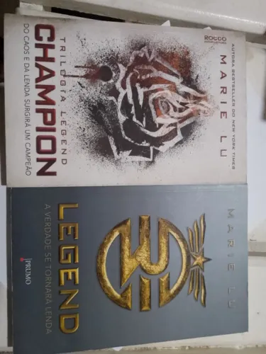 2 livros de Marie Lu: Legend e Champion 