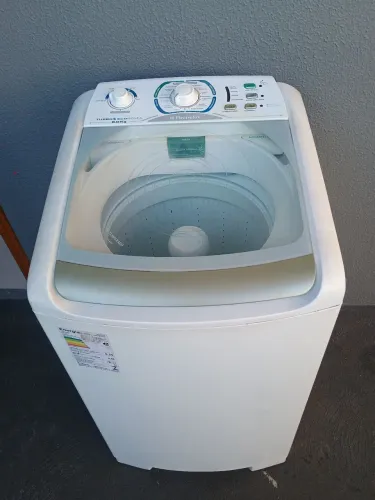Lavadora Electrolux 8 kg funcionando perfeitamente 