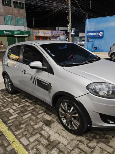 Fiat Palio Sporting 1.6 Flex 16V 5P 2014