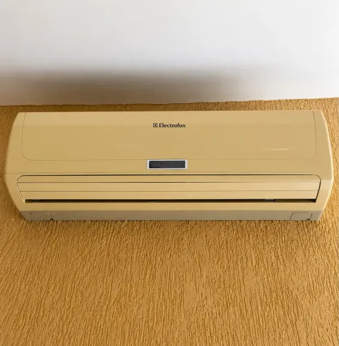? AR-CONDICIONADO ELECTROLUX 18.000 BTUs