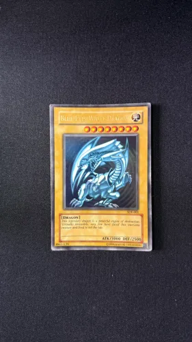 Yugioh Blue Eyes White Dragon SDK 001 Dragão Branco de Olhos Azuis