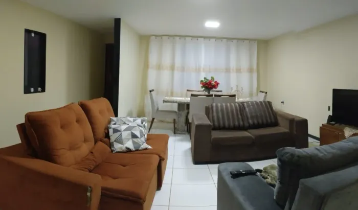 Vendo casa triplex no bairro Rui Pinto Bandeira.