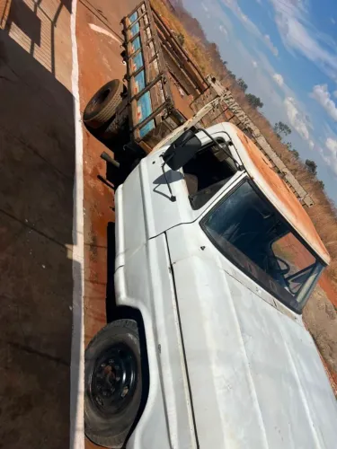 Ford F-4000 2.8 ISF Diesel 4X4 Manual 1983