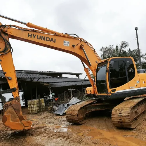ESCAVADEIRA HIDRÁULICA HYUNDAI