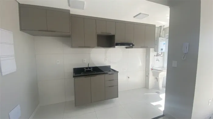Apartamento à venda ou Locação Semi Mobiliado - Cond. Vila Bela