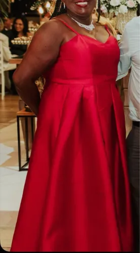 Vestido vinho/vermelho usado uma única vez