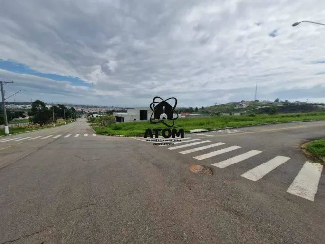 Terreno à venda em condomínio em Taubaté