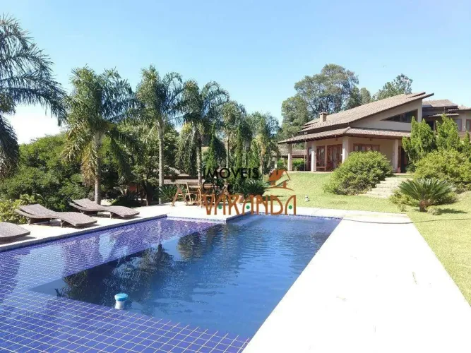 Chácara com 3 dormitórios à venda, 2500 m² por R$ 3.000.000,00 - Dois Córregos - Valinhos/
