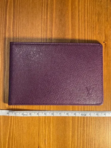 louis vuitton porta-id taiga roxo raro 100% original