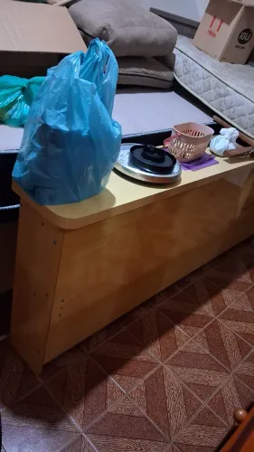 Cama Queen com colchão 
