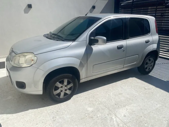 Fiat Uno Vivace Celeb. 1.0 EVO F.flex 8V 5P 2011