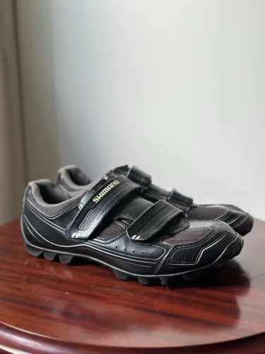 sapatilhas de ciclismo shimano modelo sh-m065 em ótimo estado de conservação