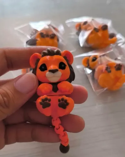 Chaveiro articulado de leãozinho 3D