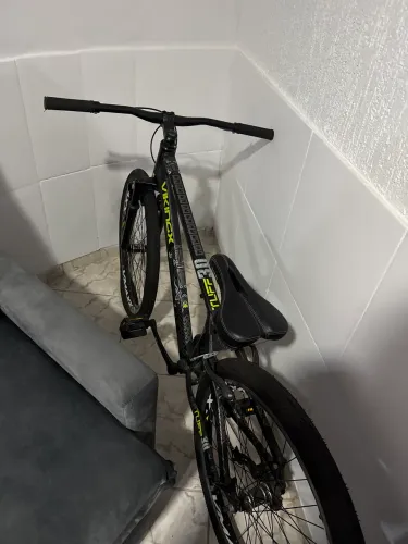 Bicicleta Vikings Tuff30 +par de vmaxx