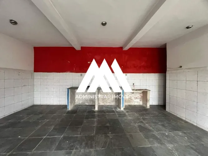 Alugo loja comercial em Itaúna em avenida principal!
