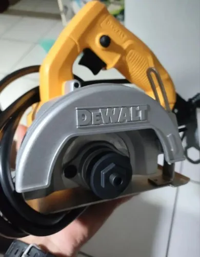 Serra mármore Dewalt
