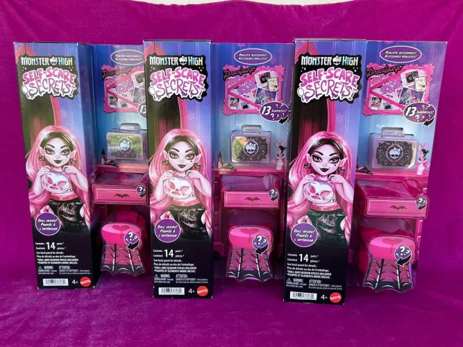 Boneca Monster High Draculaura self scare secrets g3 lacrada na caixa