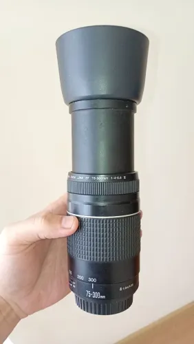 Lente Canon Zoom EF 75-300mm 1:4-5.6 III
