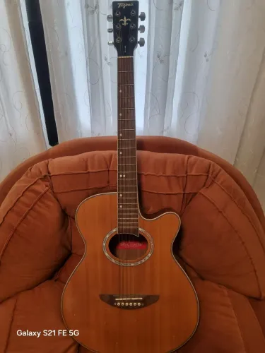 Violão tagima