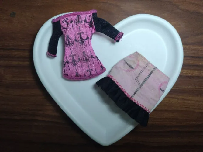 Conjunto de Roupas Draculaura Scaris - Monster High