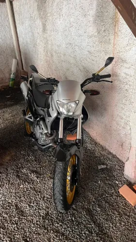 Honda NX-4 Falcon 400 - 2005 - Preta