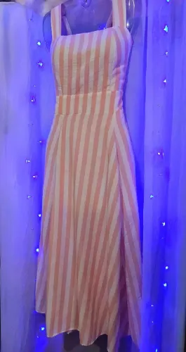 VESTIDO MÍDI LISTRADO