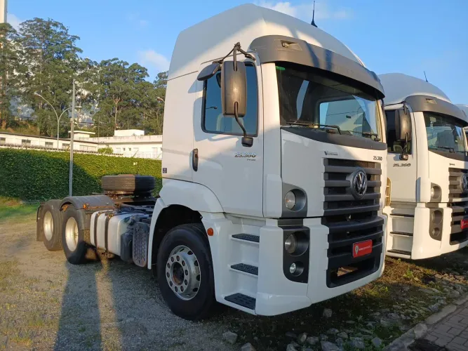 Volkswagen 25.360 Constel. 6x2 Tractor 2p (die)(E5) 2021/2022 Vamos Seminovos Jacu Pêssego