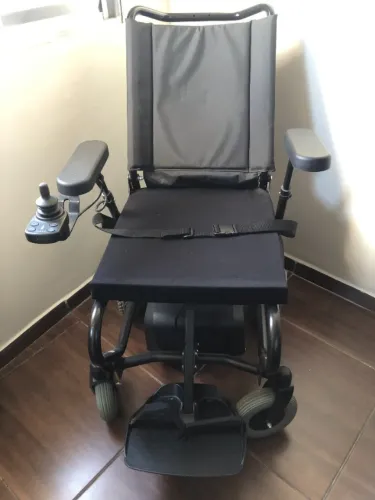 Cadeira de Rodas Motorizada 