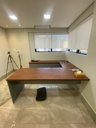 MESA EXECUTIVA EM L COM ARMÁRIO