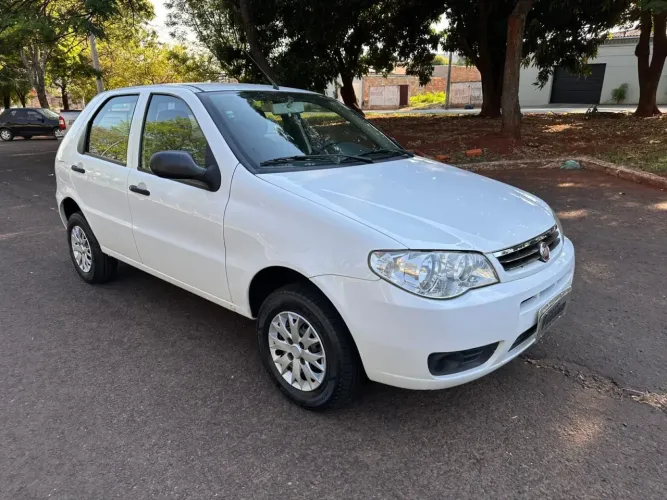 Fiat Palio 1.0 Economy Fire Flex 8V 4P 2014