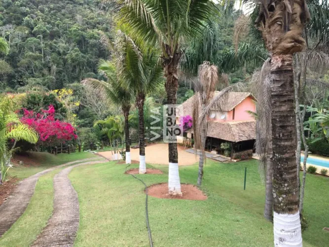 Chácara à venda no bairro Nossa Senhora do Amparo, condomínio recanto das paineiras - CH00