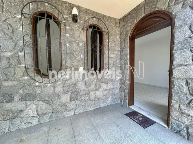 Duas Casas em Uma, Múltiplas Possibilidades: Morar, Empreender e Investir no Mesmo Endereç