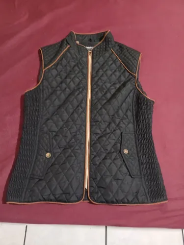  Colete lindo marca SAELDON MED ALT 64CM  LARG 43CM ONBRO 40CM 