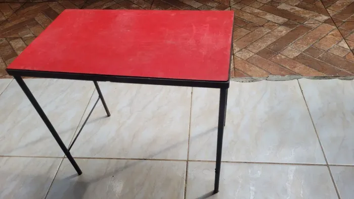 Banqueta vintage em fórmica