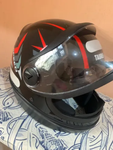 Capacete taurus