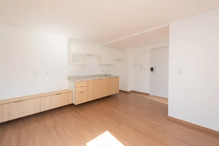 Apartamento Semimobiliado para Locação no Centro de Pelotas RS com 1 Dormitório e 1 Banhei