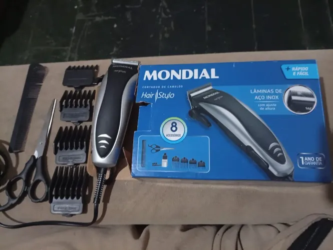 Máquina de cabelo semi nova