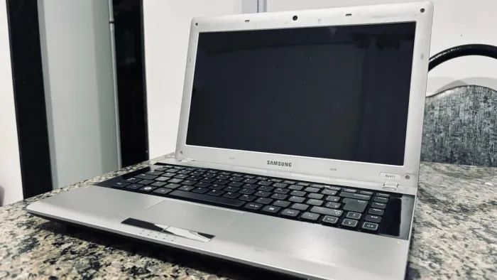 Notebook Samsung rv 411 c i5 520m 2.6 ghz c turbo 3.3  ssd 1280 + 6gb -  lindo note