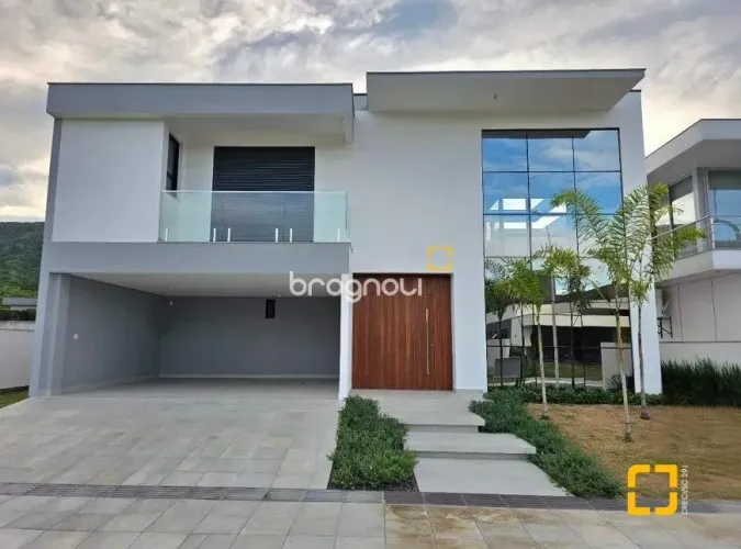 Casa de Condomínio com 320m², 4 dormitórios, 3 suítes, no Ratones em Florianópolis